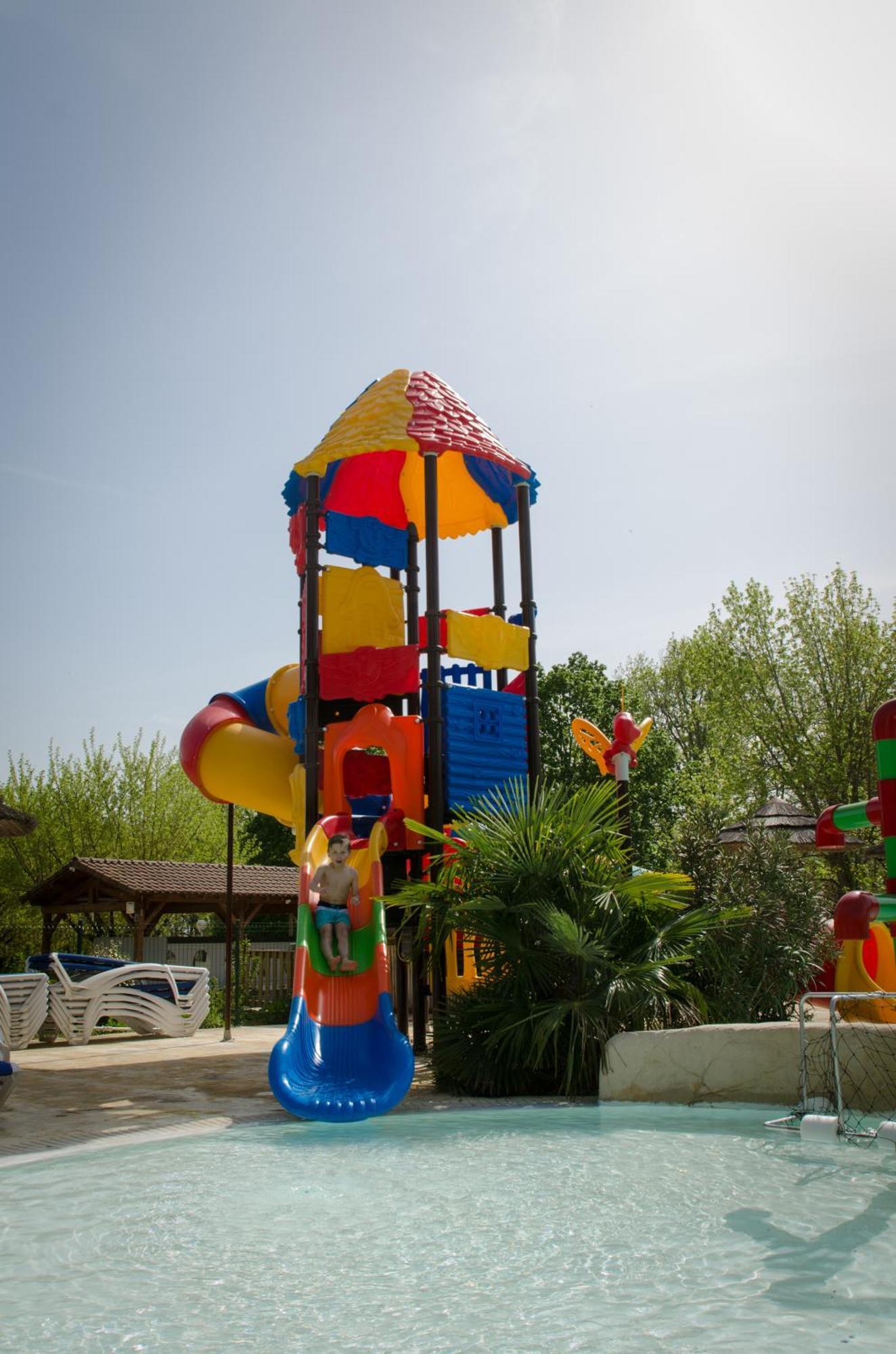 Mobil Home Xxl 4 Chambres - Camping L'Evasion Martignac  Εξωτερικό φωτογραφία